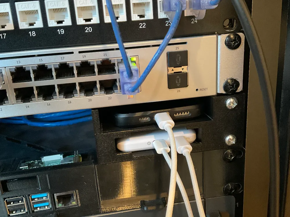 Unifi Travel Router Rack-Halterung – Kostenloses 3D-Druckmodell ...