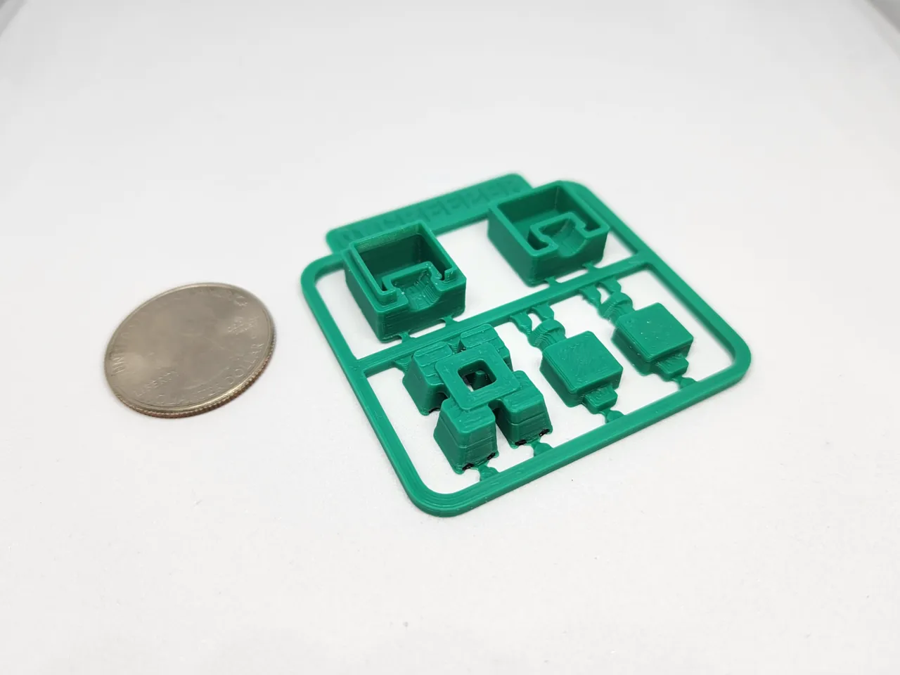 Minecraft-inspire Creeper Mini Figure Kit/Keychain view 4