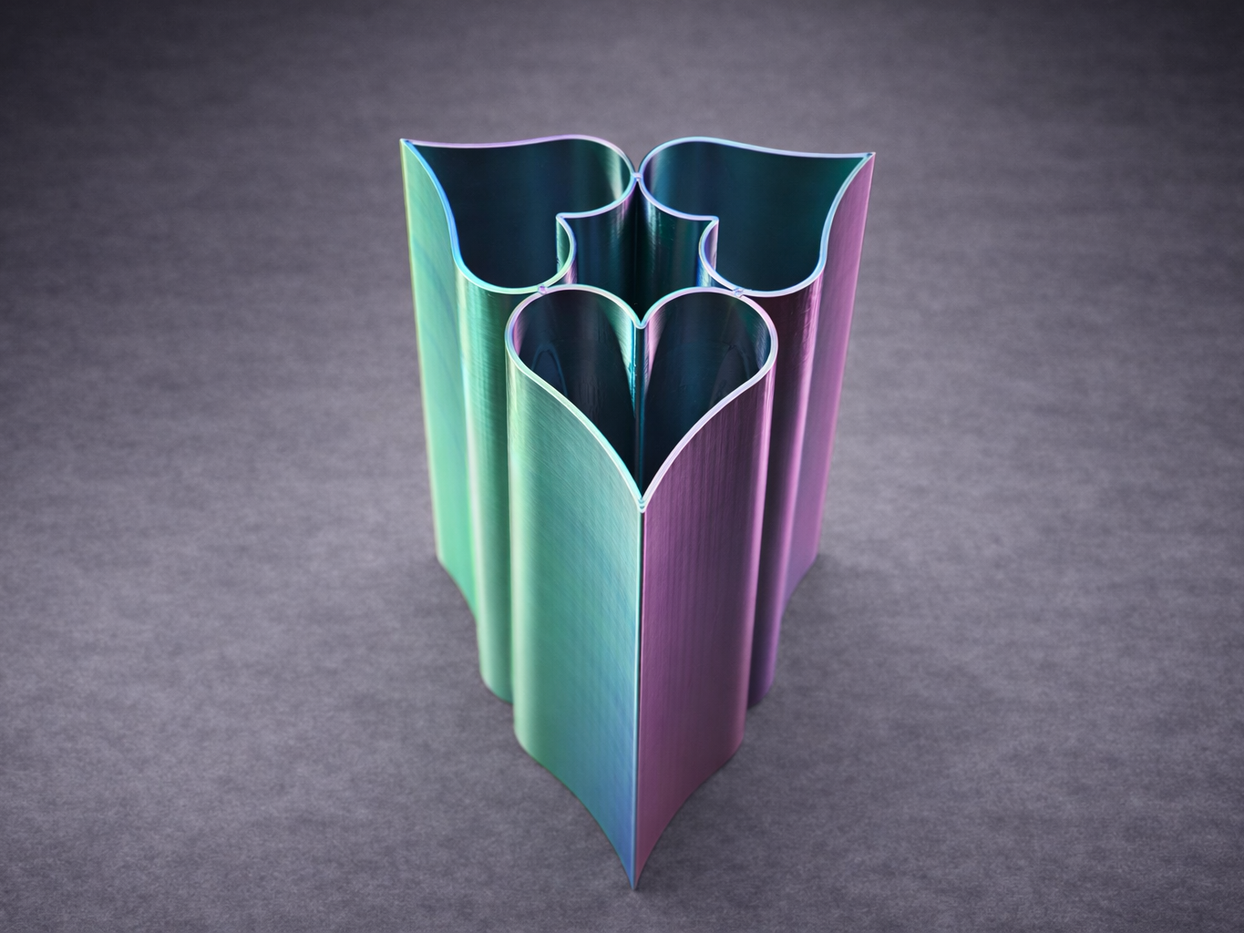Heart Rose Vase – Triple