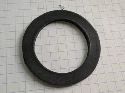 Tractor tank fitting seal