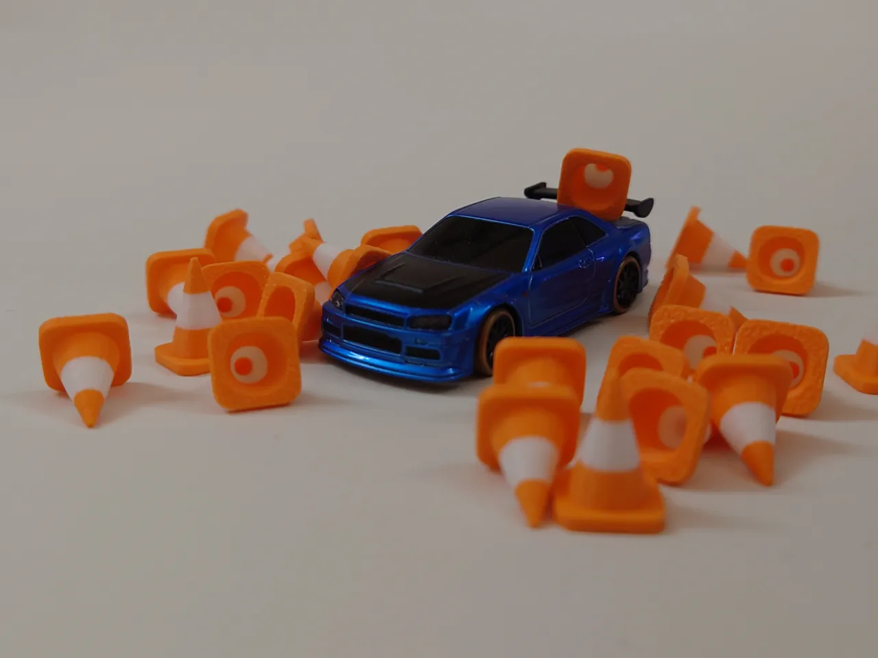 Mini Traffic cone - (1/76 Scale) view 2