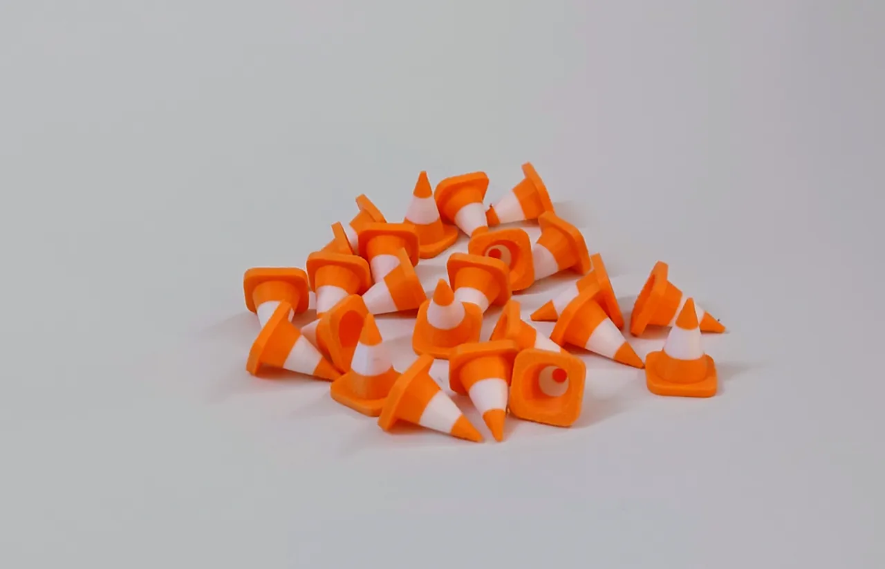 Mini Traffic cone - (1/76 Scale) view 3