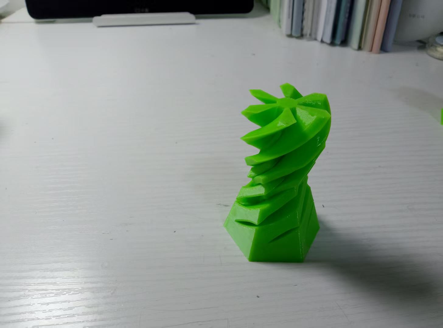 Miniatura 1 do modelo 3D 超顺滑-不可能穿越 解压螺旋锥