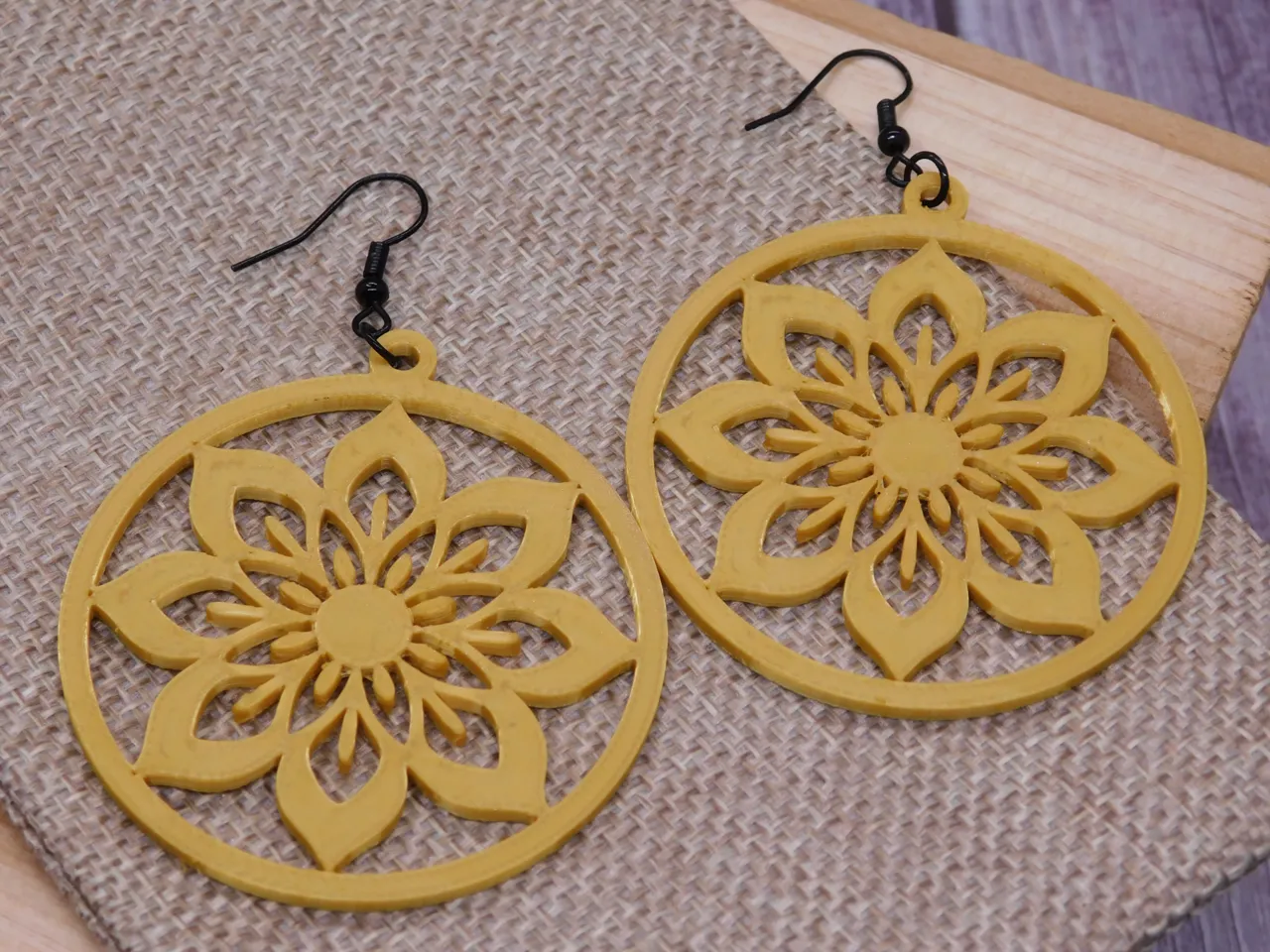 Round Flower earrings view 2