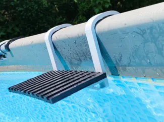 Praktische Pool-Ablage für Intex Oval Frame Pool