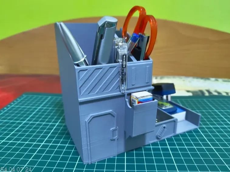 Desk organizer