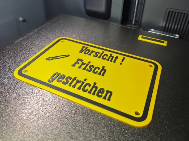 Schild Vorsicht Frisch gestrichen