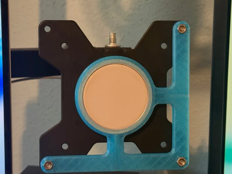 iPhone to Vesa 100 mount via Magsafe