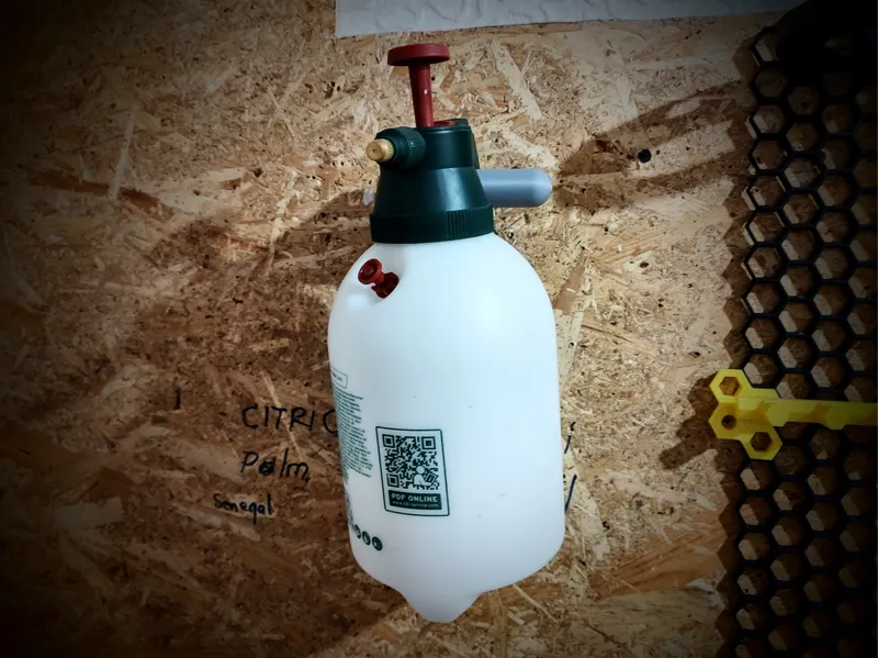 Garden Pressure Sprayer Wall-Mounted Holder