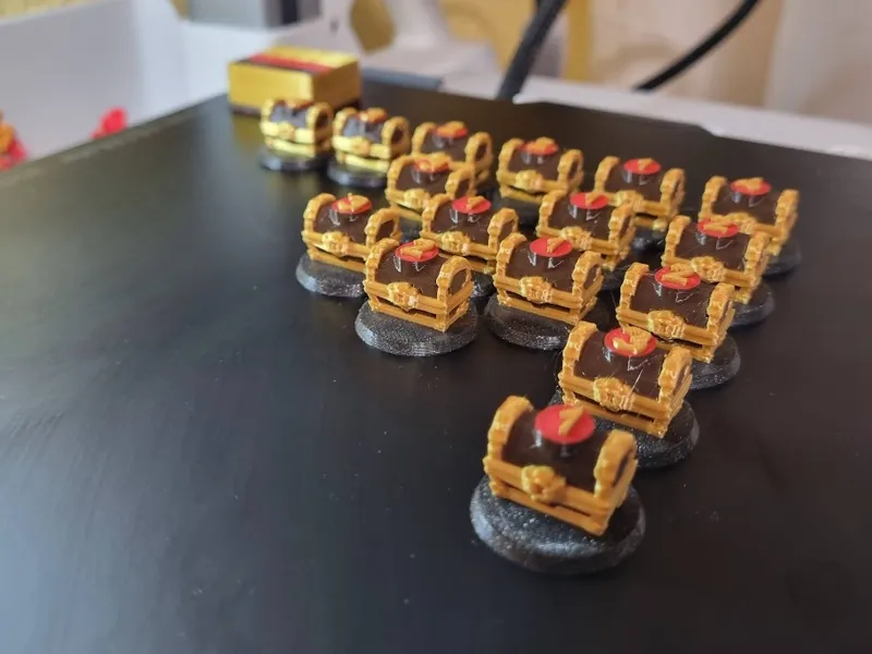 Keep the heroes out - 3D painted chests
