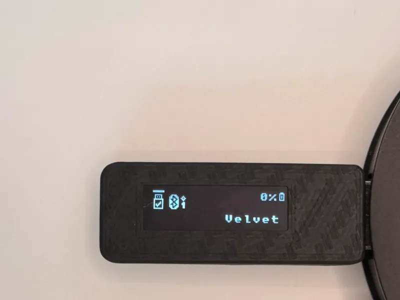 EByte E104-BT5040U  NRF5240 Dongle Oled Case