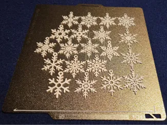 20 flache Schneeflocken mit Öse – easy print