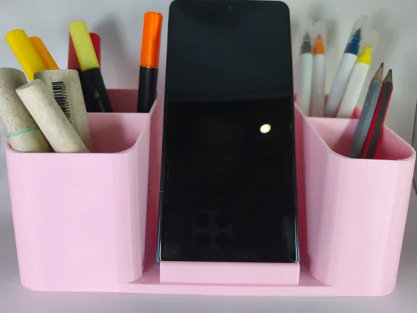 Organiseur de bureau avec support téléphone