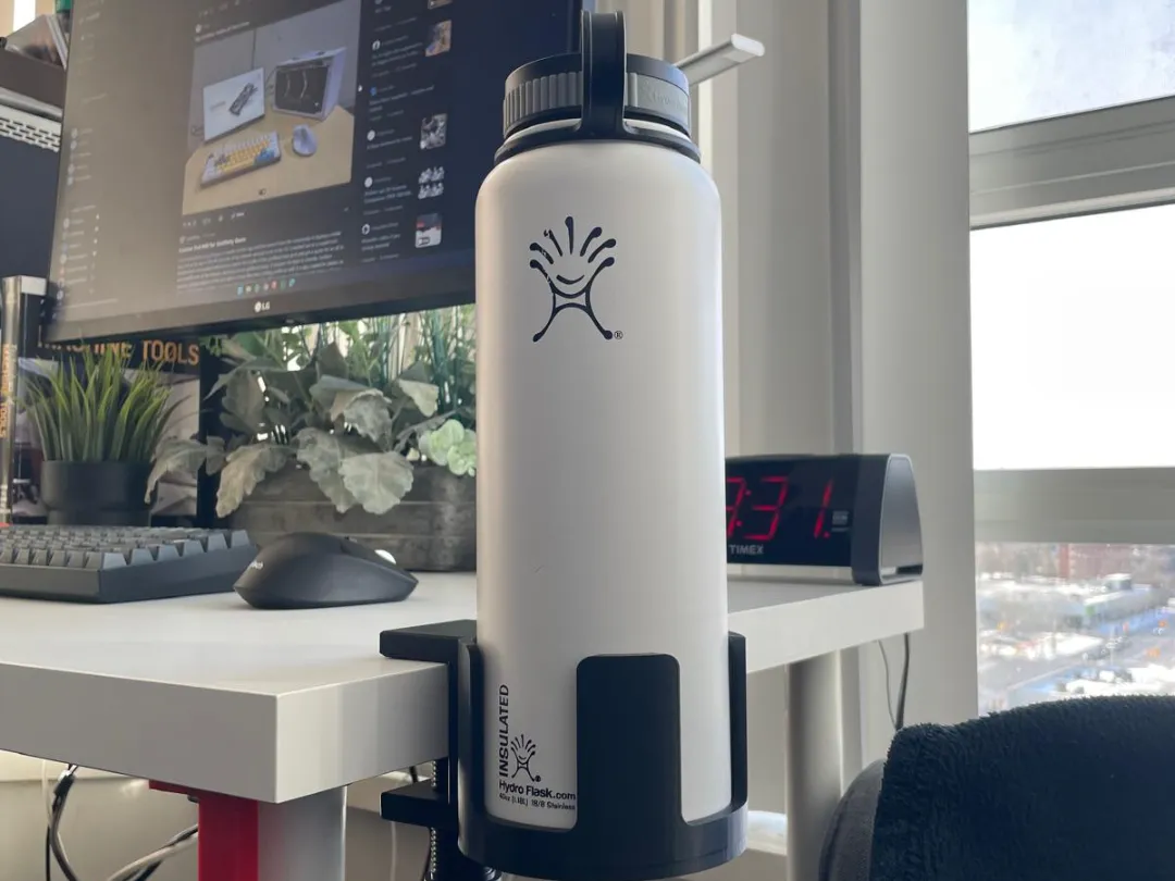 Support pour gourde Hydroflask 40 oz (table Ikea)