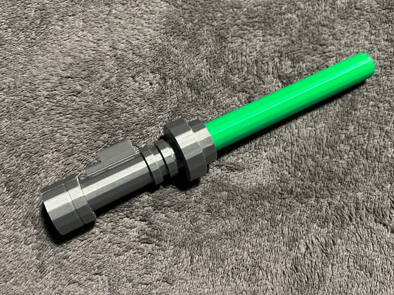 Brick Lightsaber for Up-Scaled Minifigure 40649