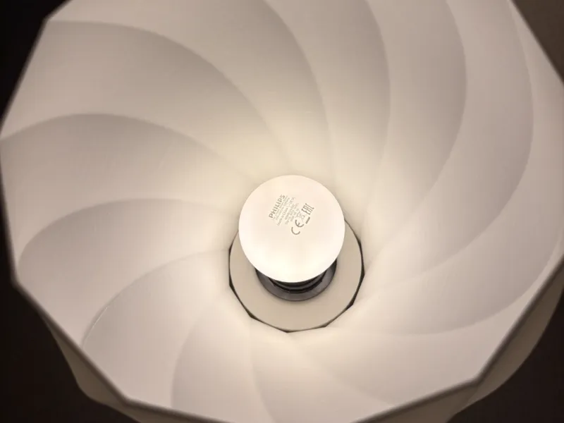 Flug Vane Standing Lamp
