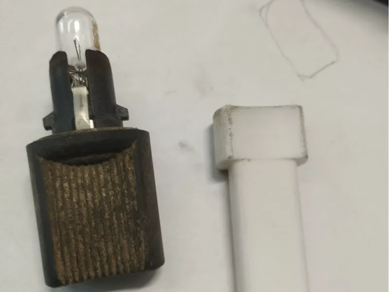 Tool for changing light on a VW Sharan