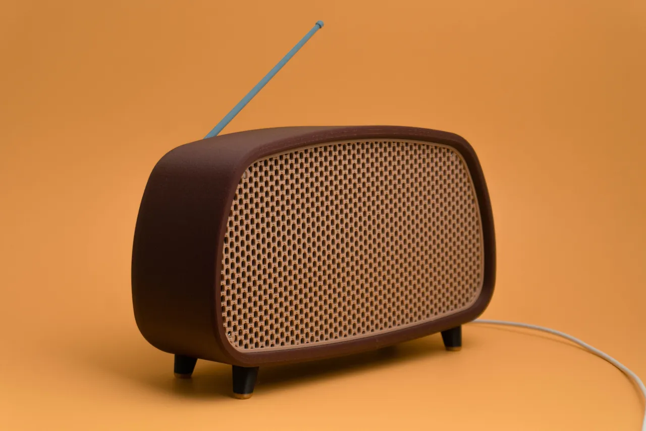 Smart Speaker Retro Radio Housing view 4