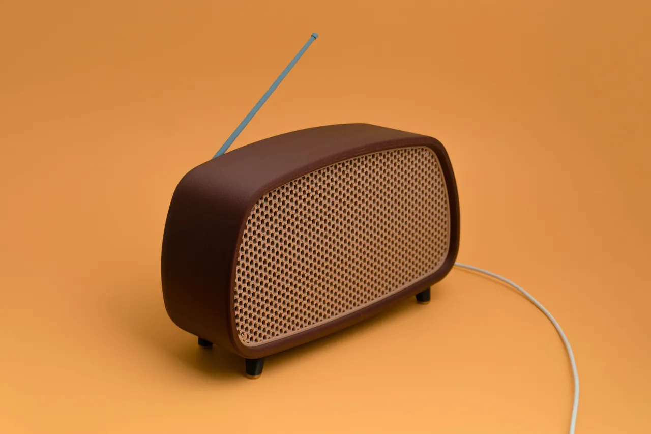 Smart Speaker Retro Radio Housing view 3