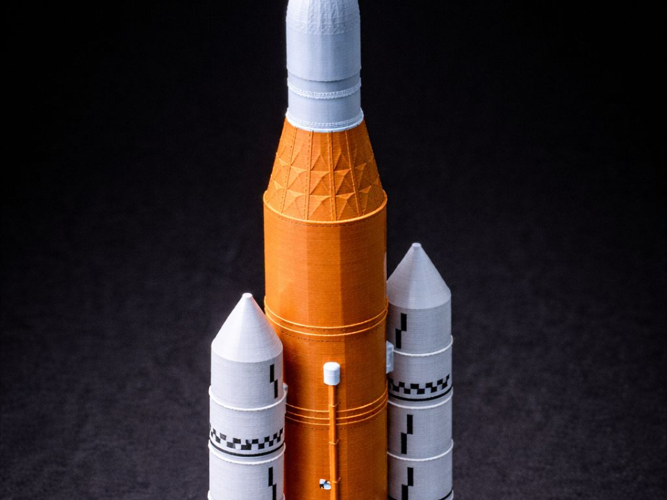 Artemis II SLS (Space Launch System)