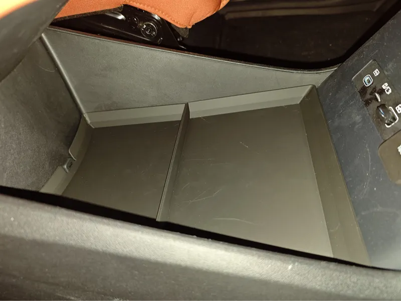 比亚迪唐L中控台置物收纳架