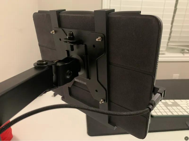 iPad Pro 11 VESA mount
