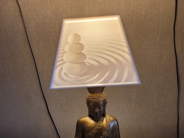 Lampe Bouddha à abat-jour lithophane