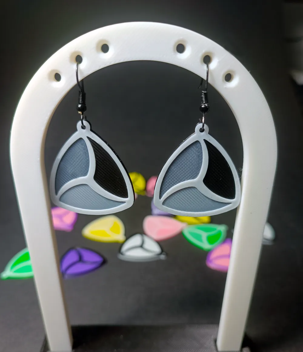 Triforce Glow Earring - Earrings view 2