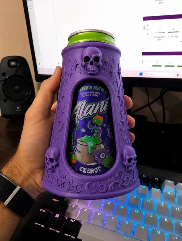 Adorno temático: The Original Witch's Potion Can Coozie — vista de referencia 3