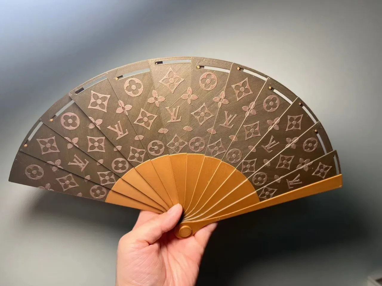 LoVe Fan view 3