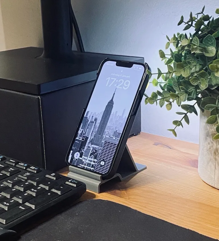 Holder for mobile phone/tablet