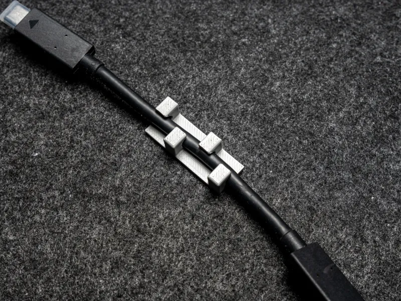 Modularer Kabelhalter – ideal für dicke Kabel