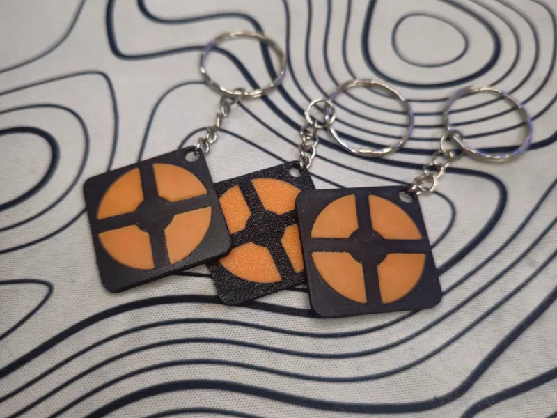 TF2 logo keychain