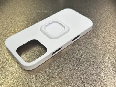 iPhone 16 cover with integrated QuadLock