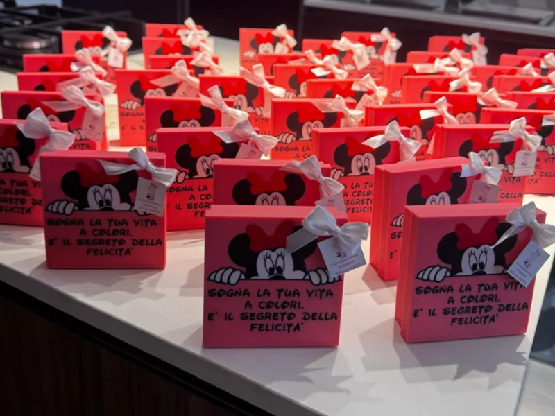 minne box confetti with sentence