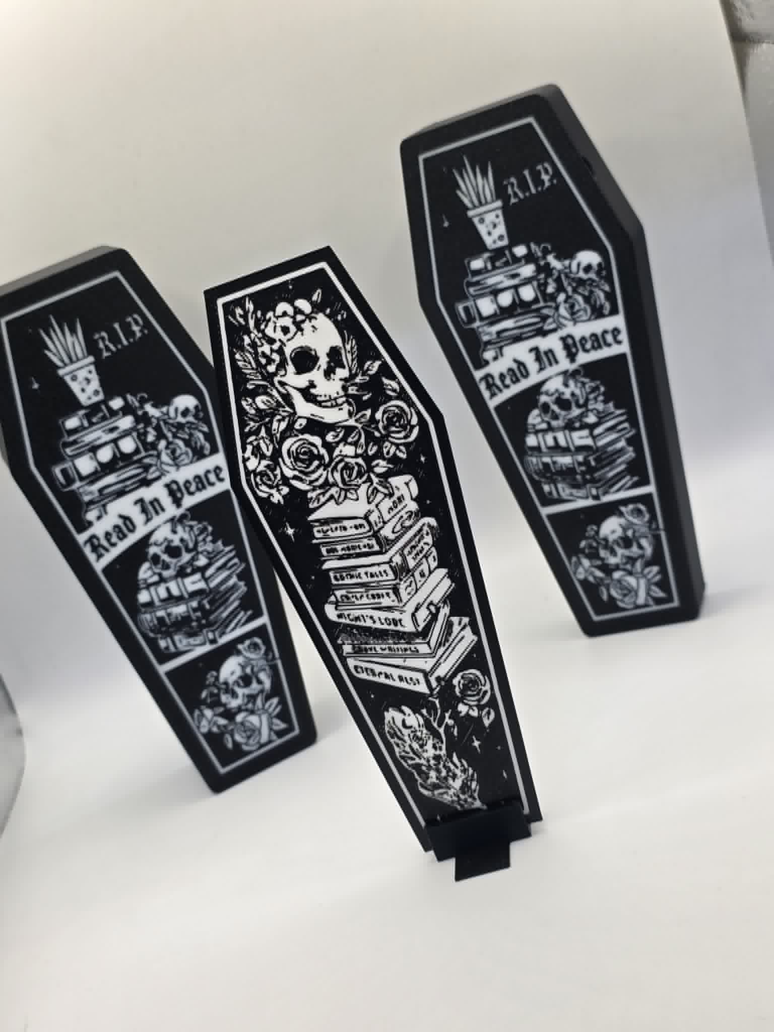Miniatura 11 do modelo 3D Coffin Case & Gothic Bookmarks