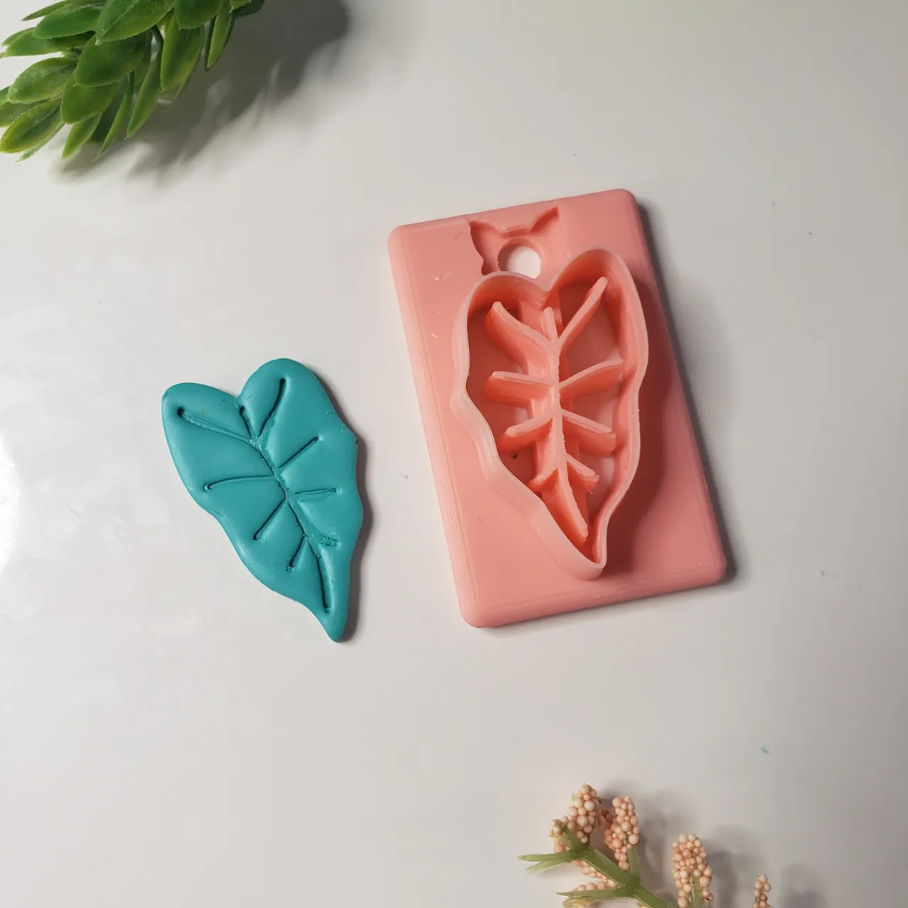Alocasia Leaf Polymer Clay Earring Cutter view 2