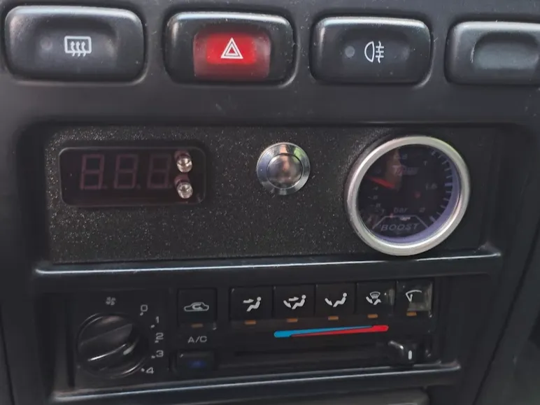 Din radio mount, 52mm gauge and Gizmo BC.