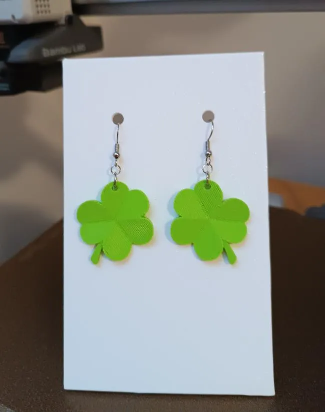 Shamrock earrings - keychain view 3