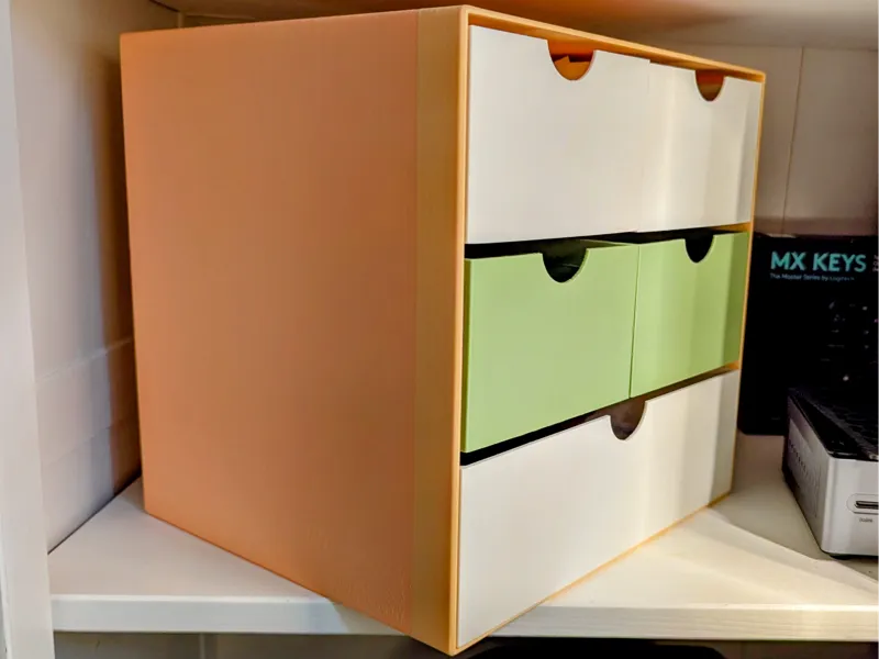 NikeaBox