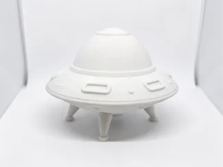 Retro UFO Spaceship – Asymmetrical Landing Legs