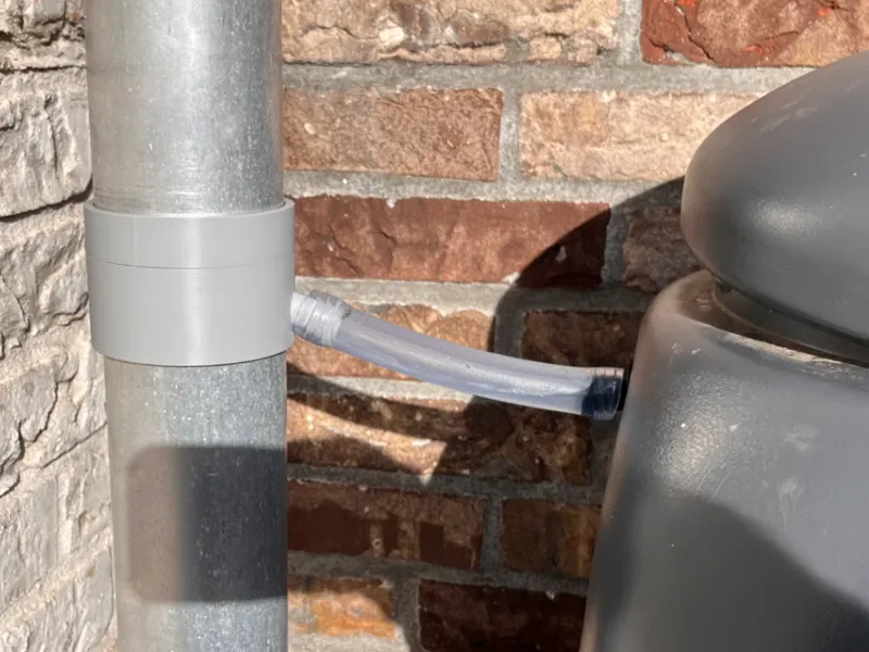Rain pipe water collector with leaf separator 80mm