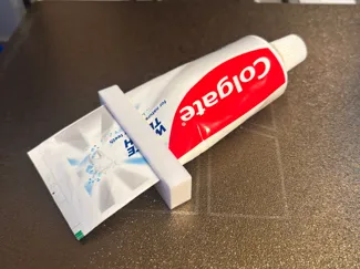 Toothpaste squeezer 