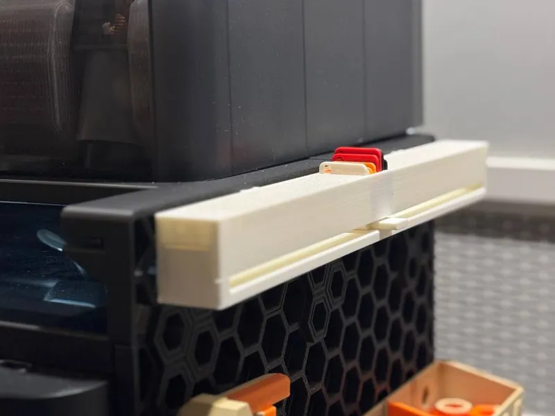HSW Swatch Holder with Easy to Remove Insert