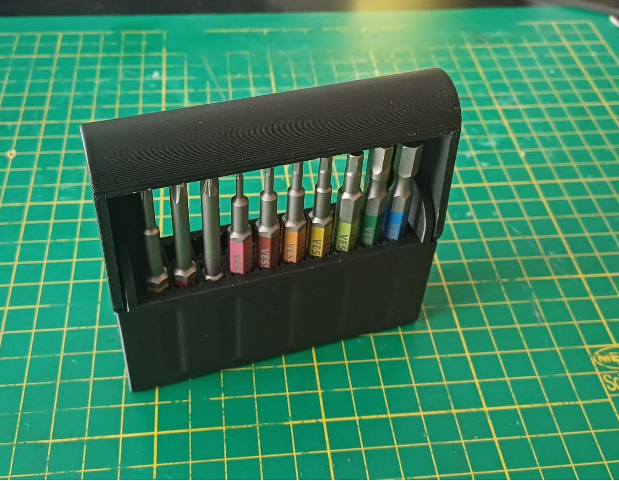 Miniatura 2 do modelo 3D Flat Bit Holder