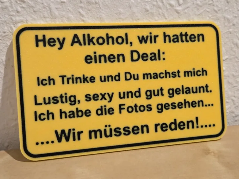 Lustiges Schild " Wir müssen reden "