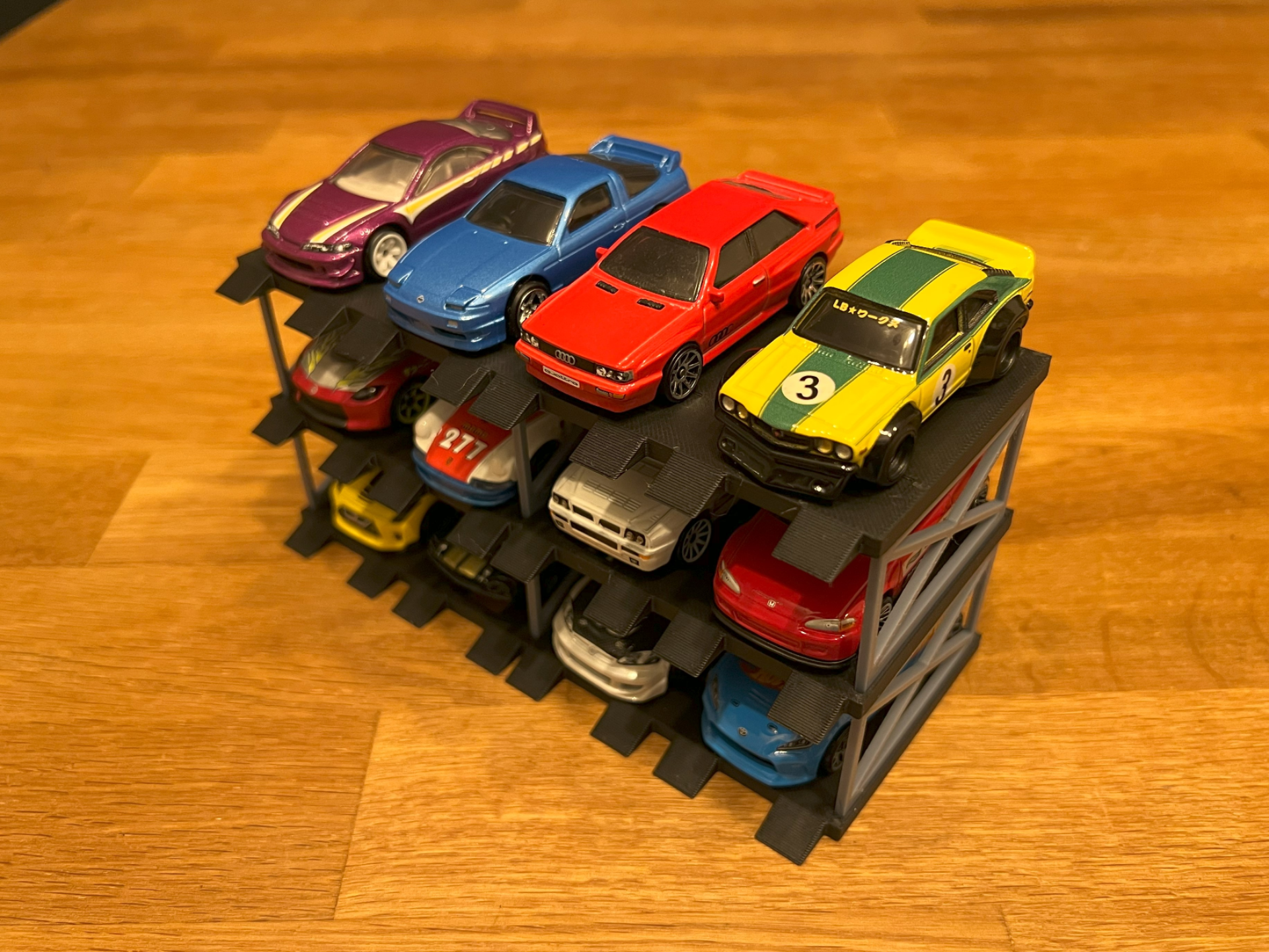 modular/stackable quadruple garage 1/64 car 
