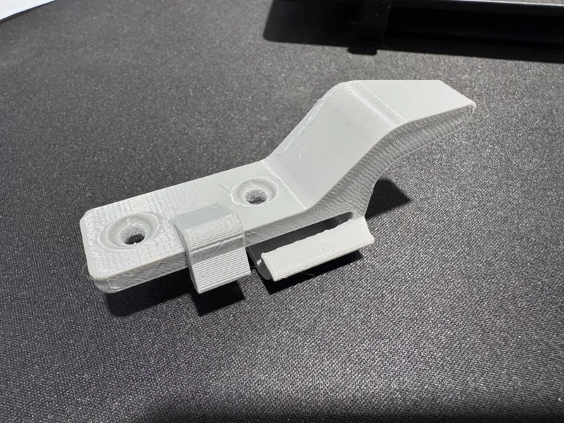 Lexus 450H trunk plate holder