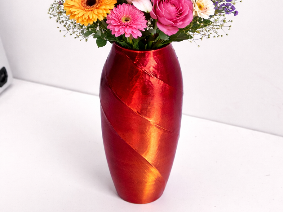Spiral Silk Filament Effect Decorative Vase 
