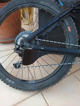 MOUNTAIN BIKE DERAILLEUR GUARD